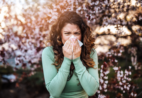 Hogyan éljük túl az allergiaszezont? Tippek a könnyebb lélegzetért!
